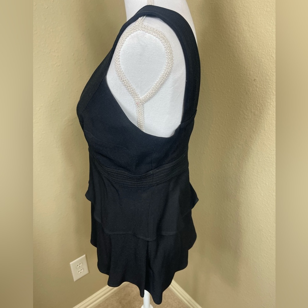 Trouvé size small sleeveless Plunge zippered top - Picture 4 of 8